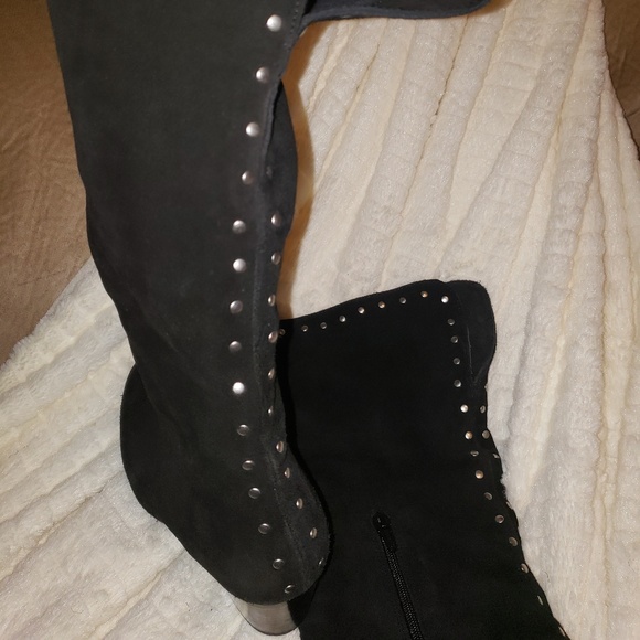 Black suede boot - Picture 3 of 7